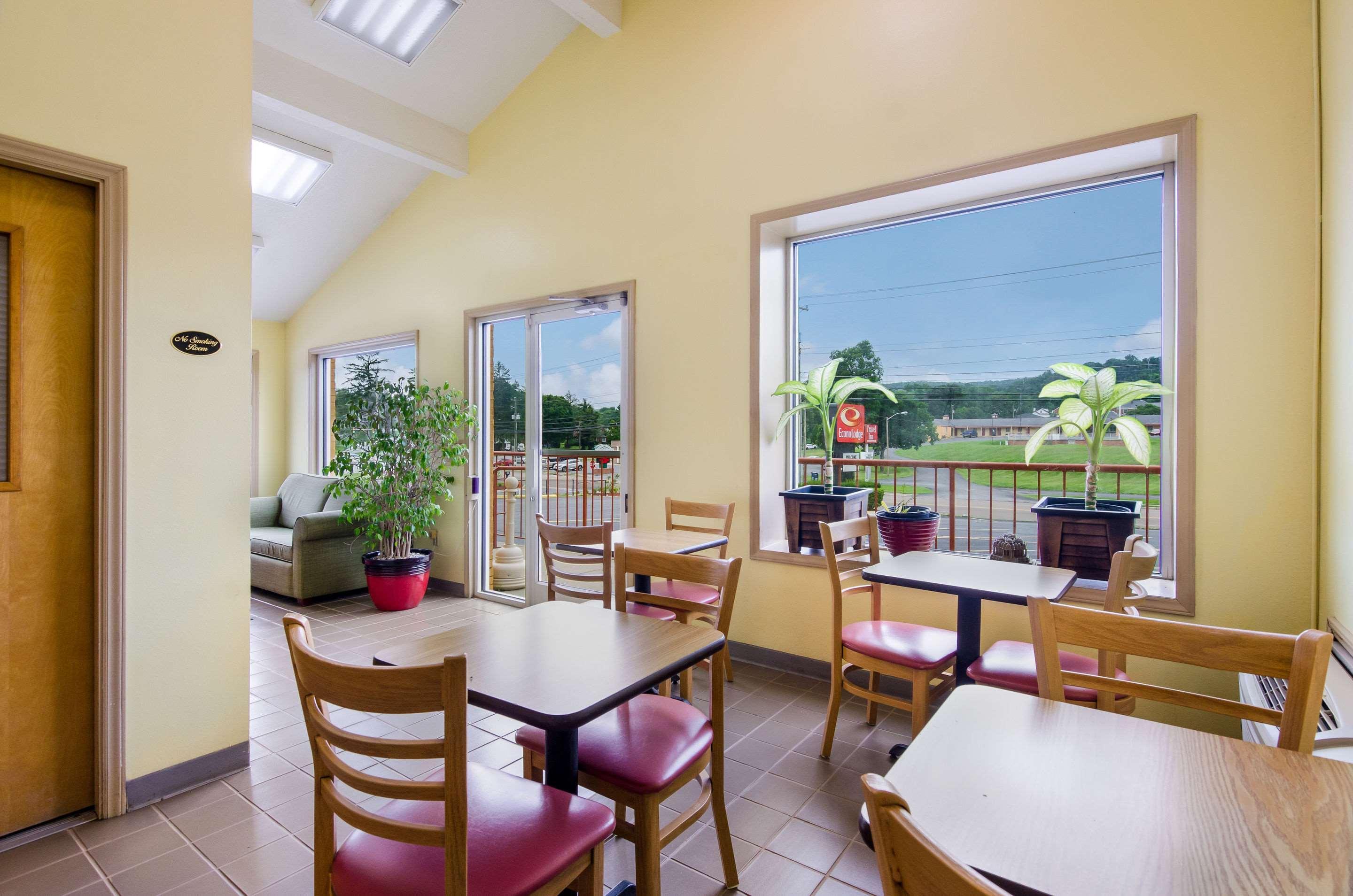 Econo I-81 Lodge *